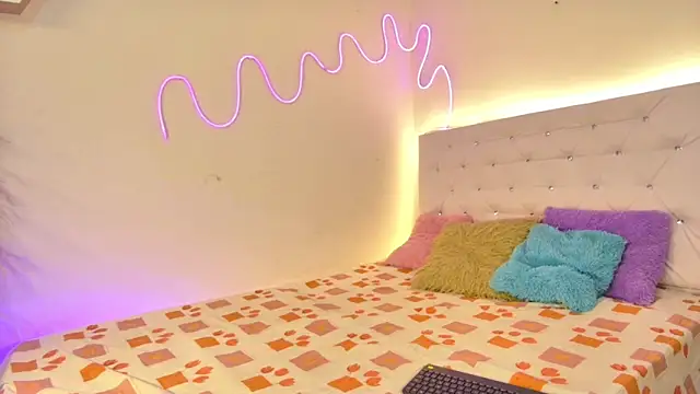 tatixxxvega online show from October 2025 01:30:01 PM