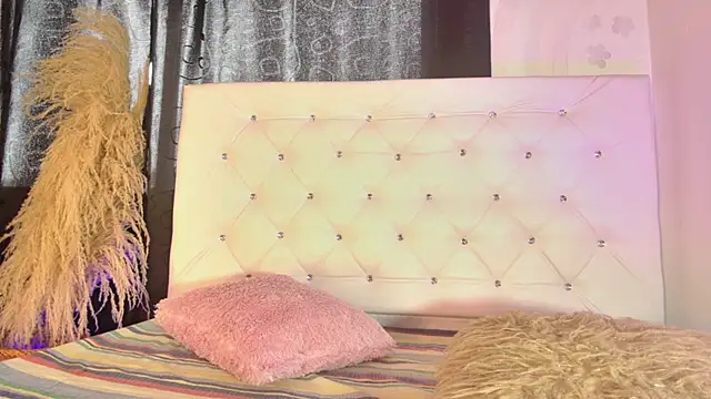 Snapshot of tatixxxvega chatting on April 2026 05:58:01 PM tatixxxvega online show from April 2026 05:58:01 PM