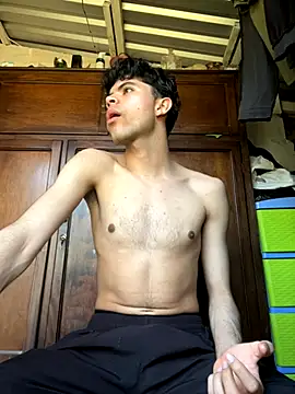 Axel-Mejia online show from November 2025 06:45:02 PM