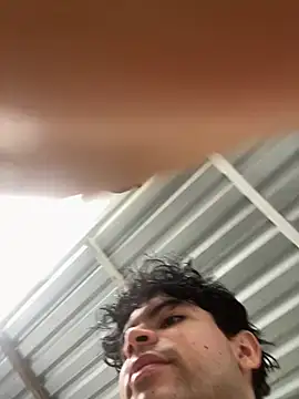 Snapshot of Axel-Mejia chatting on April 2026 08:09:02 PM Axel-Mejia online show from April 2026 08:09:02 PM
