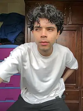 Axel-Mejia online show from November 2025 12:53:01 PM