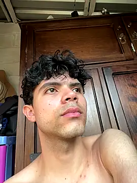 Axel-Mejia online show from December 2025 08:47:01 PM