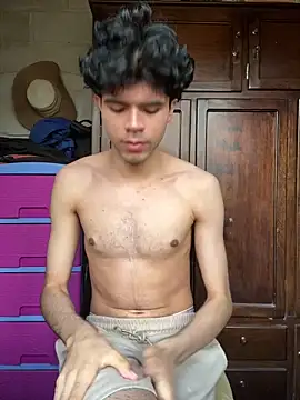 Axel-Mejia online show from December 2025 01:46:01 PM