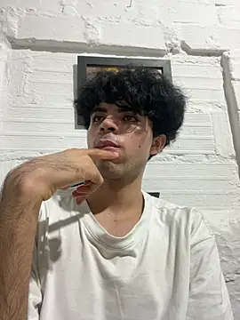 Snapshot of Axel-Mejia chatting on June 2026 02:53:01 AM Axel-Mejia online show from June 2026 02:53:01 AM