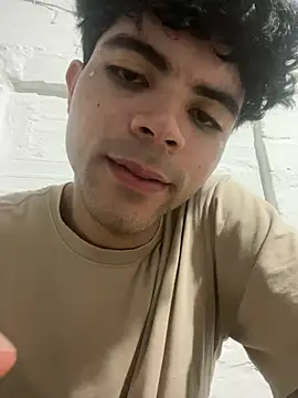 Snapshot of Axel-Mejia chatting on June 2026 02:28:01 AM Axel-Mejia online show from June 2026 02:28:01 AM