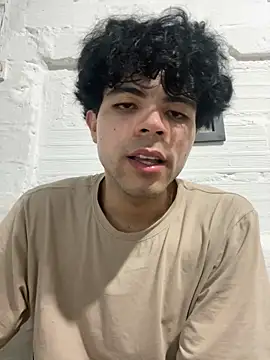 Snapshot of Axel-Mejia chatting on May 2026 03:34:01 AM Axel-Mejia online show from May 2026 03:34:01 AM