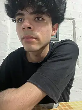 Snapshot of Axel-Mejia chatting on May 2026 01:57:16 AM Axel-Mejia online show from May 2026 01:57:16 AM