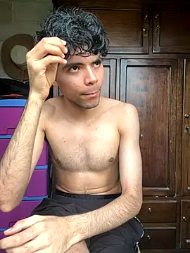 Axel-Mejia online show from October 2025 07:10:01 PM