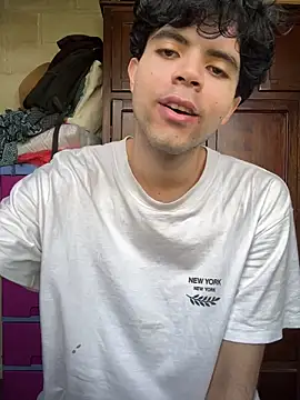 Axel-Mejia online show from April 2026 01:06:02 PM