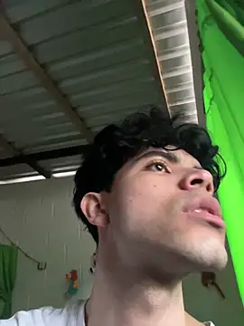 Snapshot of Axel-Mejia chatting on April 2026 03:38:02 PM Axel-Mejia online show from April 2026 03:38:02 PM