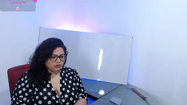 merly chica online show from October 2025 01:23:01 PM