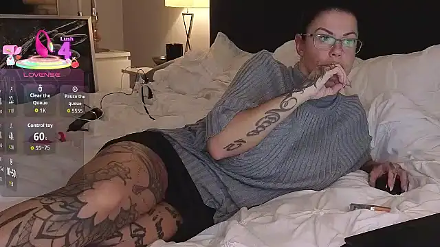 sexygilf82 online show from October 2025 09:16:02 PM