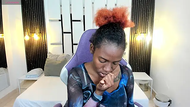  emma willliams  online show from November 2025 01:59:02 PM