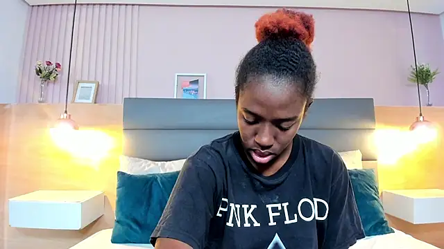  emma willliams  online show from October 2025 02:16:02 PM