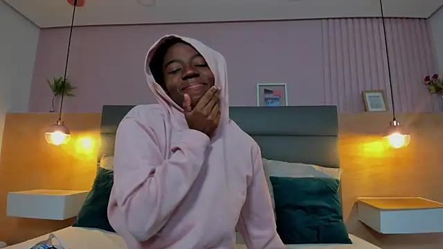  emma willliams  online show from October 2025 01:32:01 PM