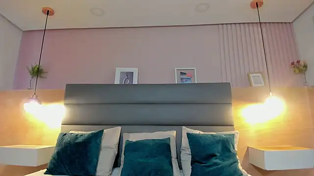  emma willliams  online show from October 2025 01:32:01 PM