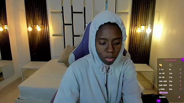  emma willliams  online show from November 2025 01:28:01 PM