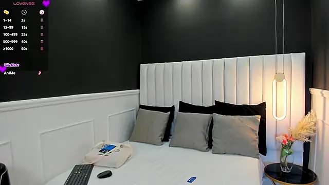  emma willliams  online show from September 2025 01:32:02 PM