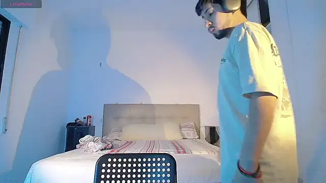 Snapshot of Dimax_xxx chatting on October 2025 08:31:01 PM Dimax xxx online show from October 2025 08:31:01 PM