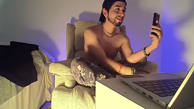 Snapshot of Dimax_xxx chatting on December 2025 10:59:01 PM Dimax xxx online show from December 2025 10:59:01 PM