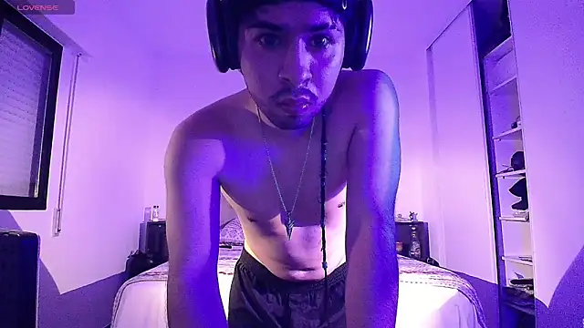 Snapshot of Dimax_xxx chatting on October 2025 07:27:02 PM Dimax xxx online show from October 2025 07:27:02 PM