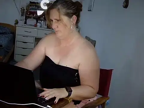 LiebeMaus online show from October 2025 04:48:01 PM