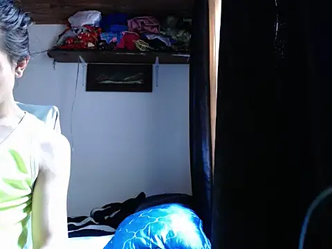 sashastarfire online show from November 2025 06:30:02 PM