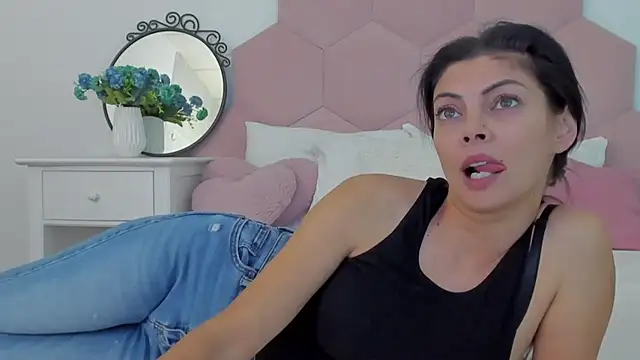 Snapshot of LadyLiia chatting on January 2025 08:07:02 AM LadyLiia online show from January 2025 08:07:02 AM