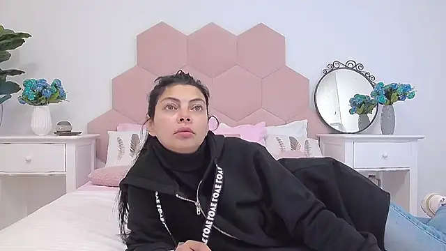 Snapshot of LadyLiia chatting on February 2025 04:37:02 AM LadyLiia online show from February 2025 04:37:02 AM