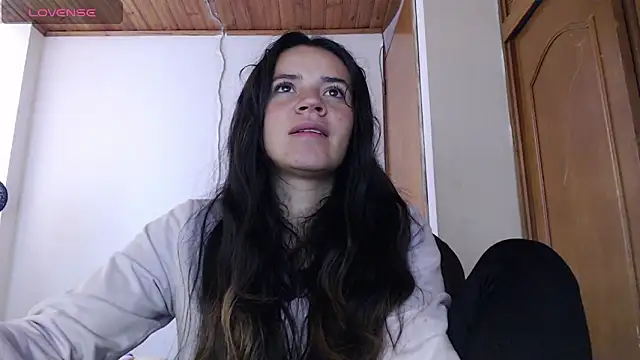 Skylar Serenity online show from November 2025 03:17:01 PM