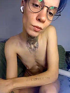 HoneySquirrel online show from April 2026 08:00:01 PM