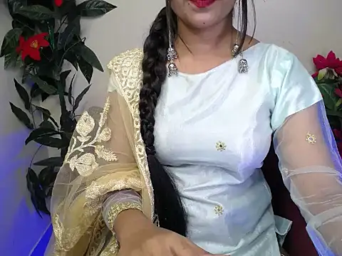 Snapshot of Little_queenn chatting on September 2025 01:11:02 PM Little queenn online show from September 2025 01:11:02 PM
