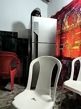 giannis090 online show from November 2025 08:13:01 PM