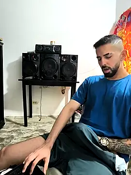 giannis090 online show from November 2025 09:41:01 PM