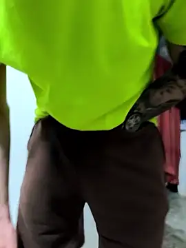 giannis090 online show from October 2025 05:41:01 AM