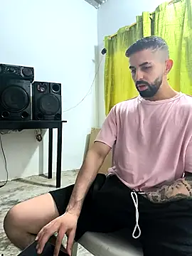 giannis090 online show from November 2025 08:31:01 PM