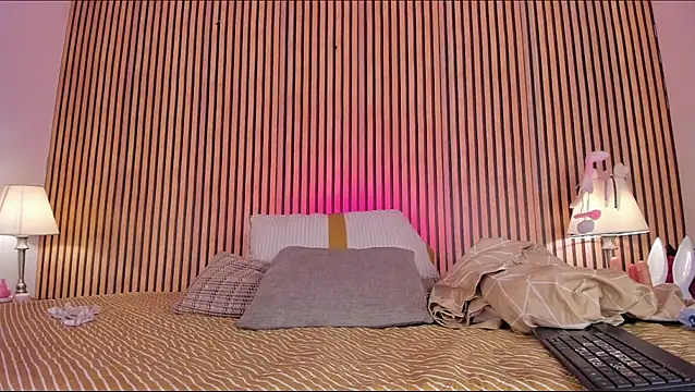 keeyla stone online show from November 2025 09:41:01 PM