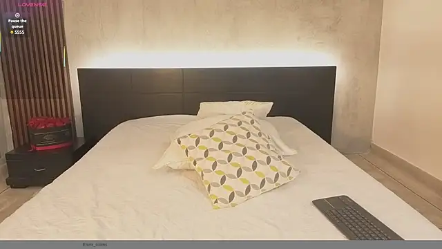 emmi collinss online show from June 2026 07:46:02 PM