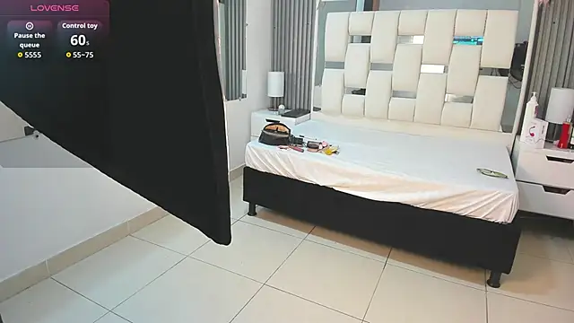 VanessaHard as online show from November 2025 07:28:01 PM