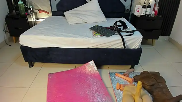 VanessaHard as online show from November 2025 08:20:02 PM