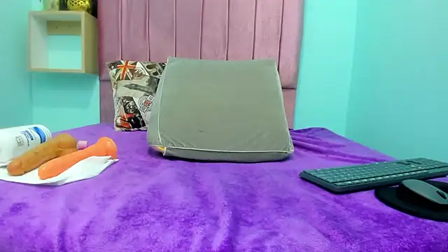 candy sex 18 online show from May 2026 01:21:02 AM