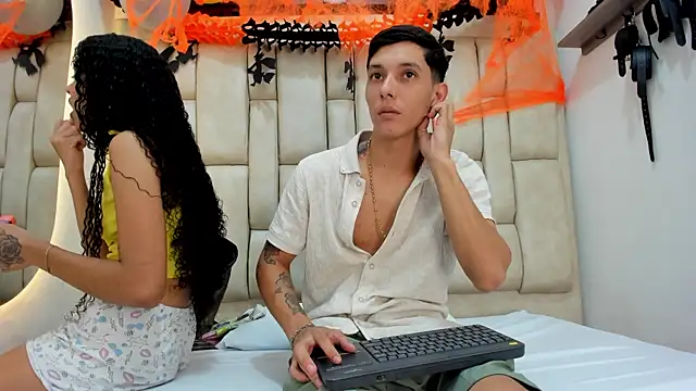 Snapshot of ZafiroAndFlynn chatting on October 2025 08:19:02 PM ZafiroAndFlynn online show from October 2025 08:19:02 PM