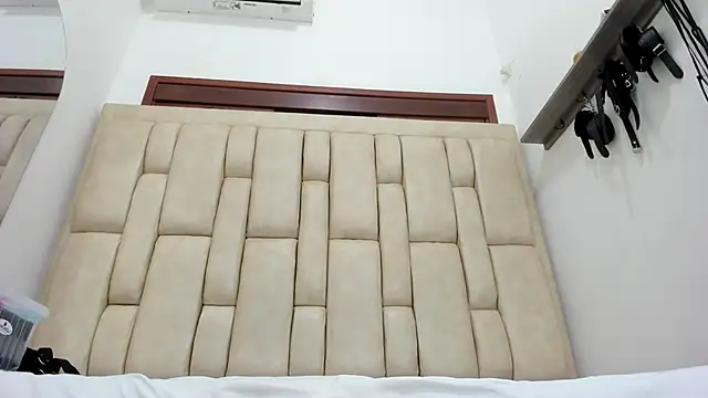 Snapshot of ZafiroAndFlynn chatting on November 2025 08:08:01 PM ZafiroAndFlynn online show from November 2025 08:08:01 PM