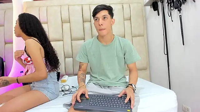 ZafiroAndFlynn online show from June 2026 02:44:02 AM