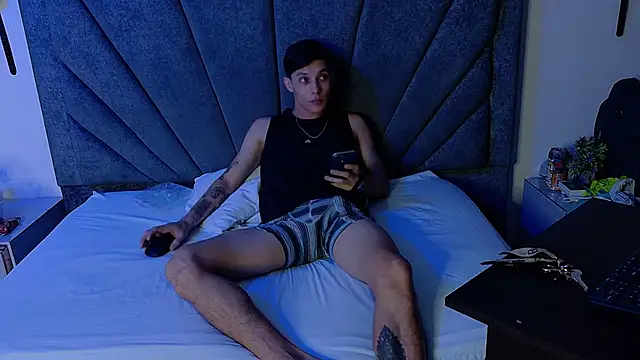 ZafiroAndFlynn online show from March 2026 02:27:02 AM