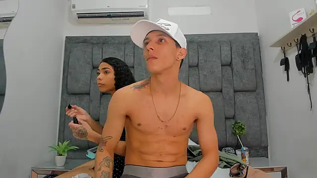 ZafiroAndFlynn online show from March 2026 02:45:01 AM