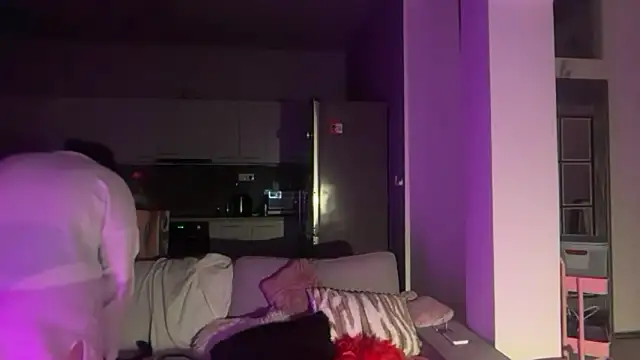 Lunahadidd online show from April 2026 08:26:02 PM