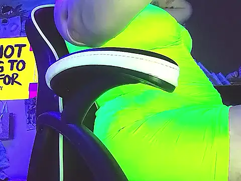 Snapshot of LilStrange4LilChange chatting on April 2026 09:13:02 AM LilStrange4LilChange online show from April 2026 09:13:02 AM