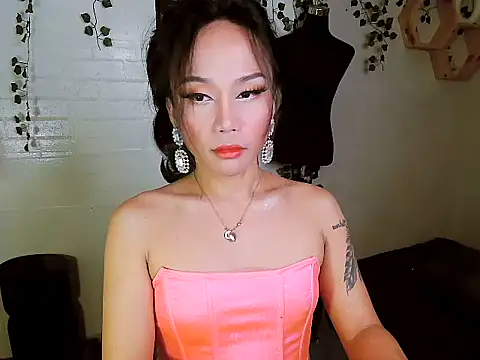 Snapshot of YourNikkieXxx chatting on September 2025 01:06:01 PM YourNikkieXxx online show from September 2025 01:06:01 PM