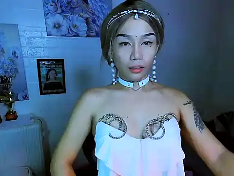 Snapshot of YourNikkieXxx chatting on October 2025 11:29:02 AM YourNikkieXxx online show from October 2025 11:29:02 AM